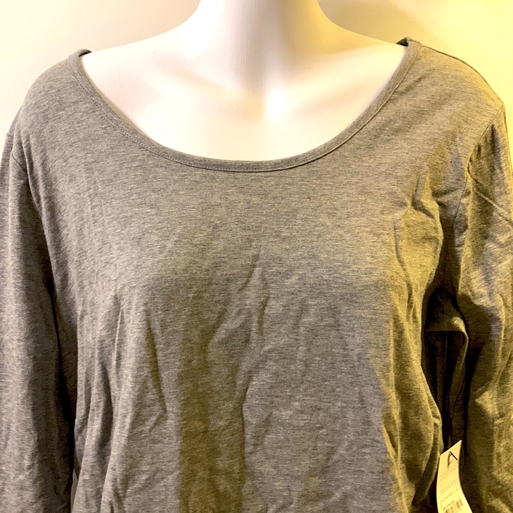 Belle sky maternity long sleeve tee NWT Large